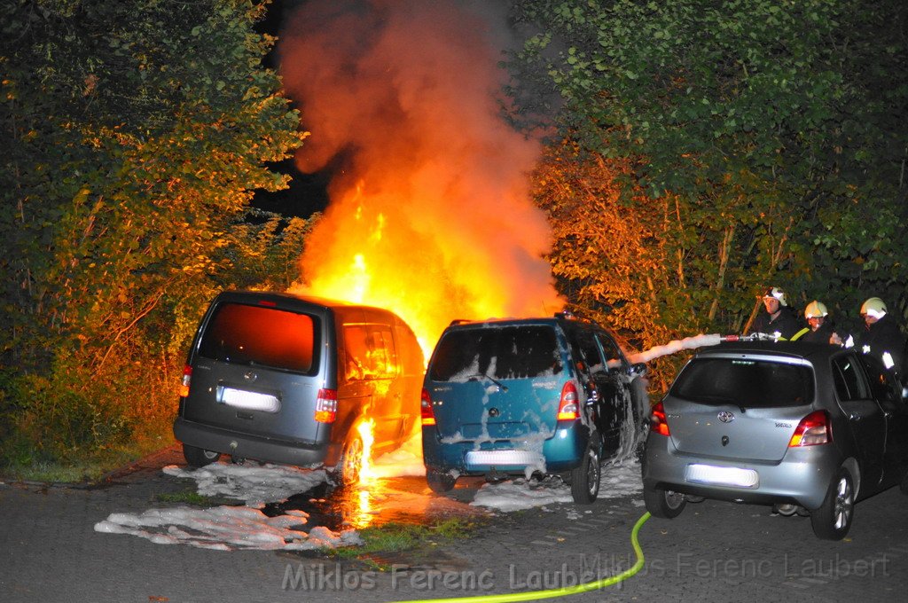 Wieder brennende Autos in Koeln Hoehenhaus P084.JPG